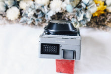 Load image into Gallery viewer, Yashica Rapide 博物館級のハーフカメラ🕰️✨　博物館級の超希少❗️　【動作品】
