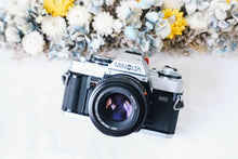 Load image into Gallery viewer, Minolta X-700 シルバーボディ❗️フラッシュ付き⚡️明るいパンケーキレンズ【完動品】🥞✨

