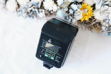 Load image into Gallery viewer, Minolta X-700 シルバーボディ❗️フラッシュ付き⚡️明るいパンケーキレンズ【完動品】🥞✨
