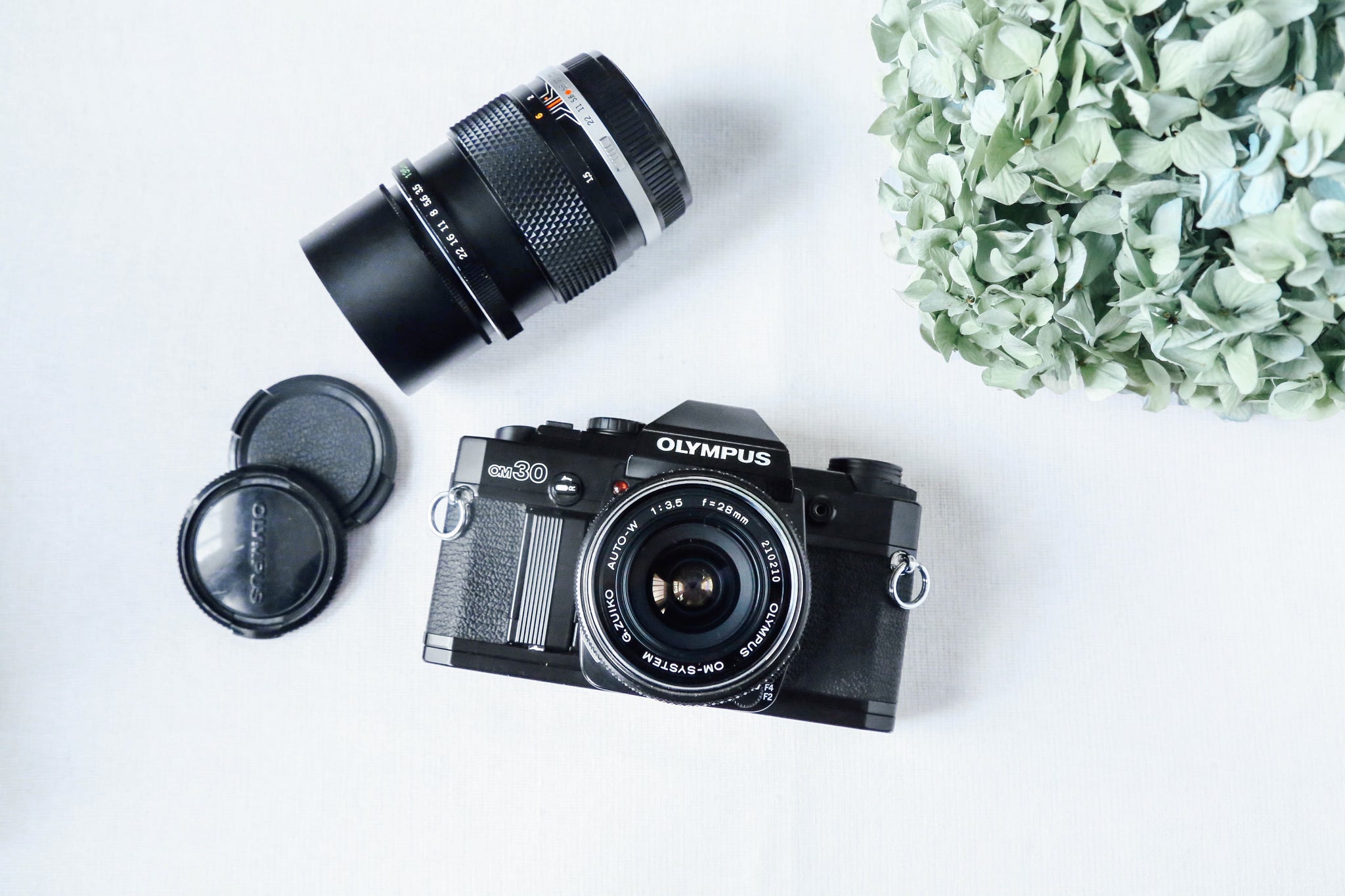 OLYMPUS OM-30【完動品】【実写済み❗️】広角単焦点レンズ＆望遠単焦点レンズSET❗️ – Ein Camera