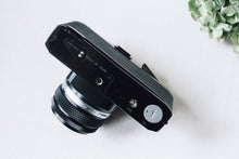 Load image into Gallery viewer, OLYMPUS OM-10 (BK) [Finally working item] Recommended for first-time SLR cameras
