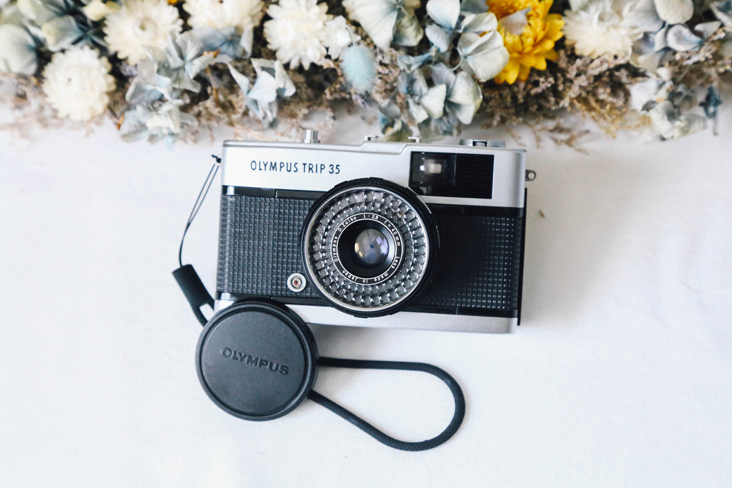 OLYMPUS TRIP35【完動品】【美品❗️】 お散歩に最適なフィルムカメラ・明るいレンズ付き🔆