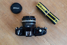 Load image into Gallery viewer, Nikon EM &amp; 50mmF1.8 明るいパンケーキレンズ🥞オリーブグリーン🫒【完動品/美品✨】
