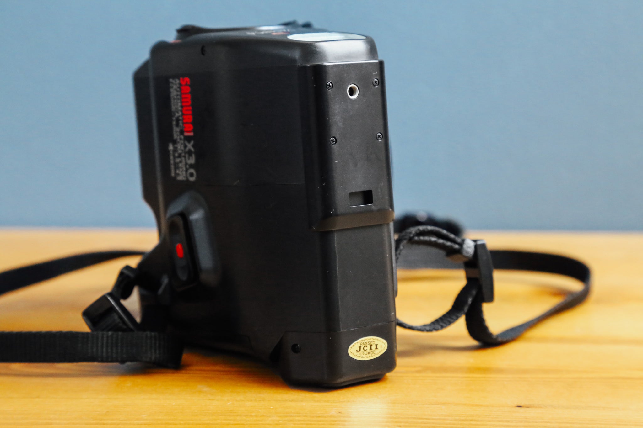 動作品　SAMURAI X3.0 コンパクトフィルムカメラ　YASHICA samuraifeatur-585x390.jpg