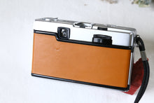 Load image into Gallery viewer, OLYMPUS PEN EED キャメル🐫【完動品】明るいF1.7レンズ・清掃済み✨
