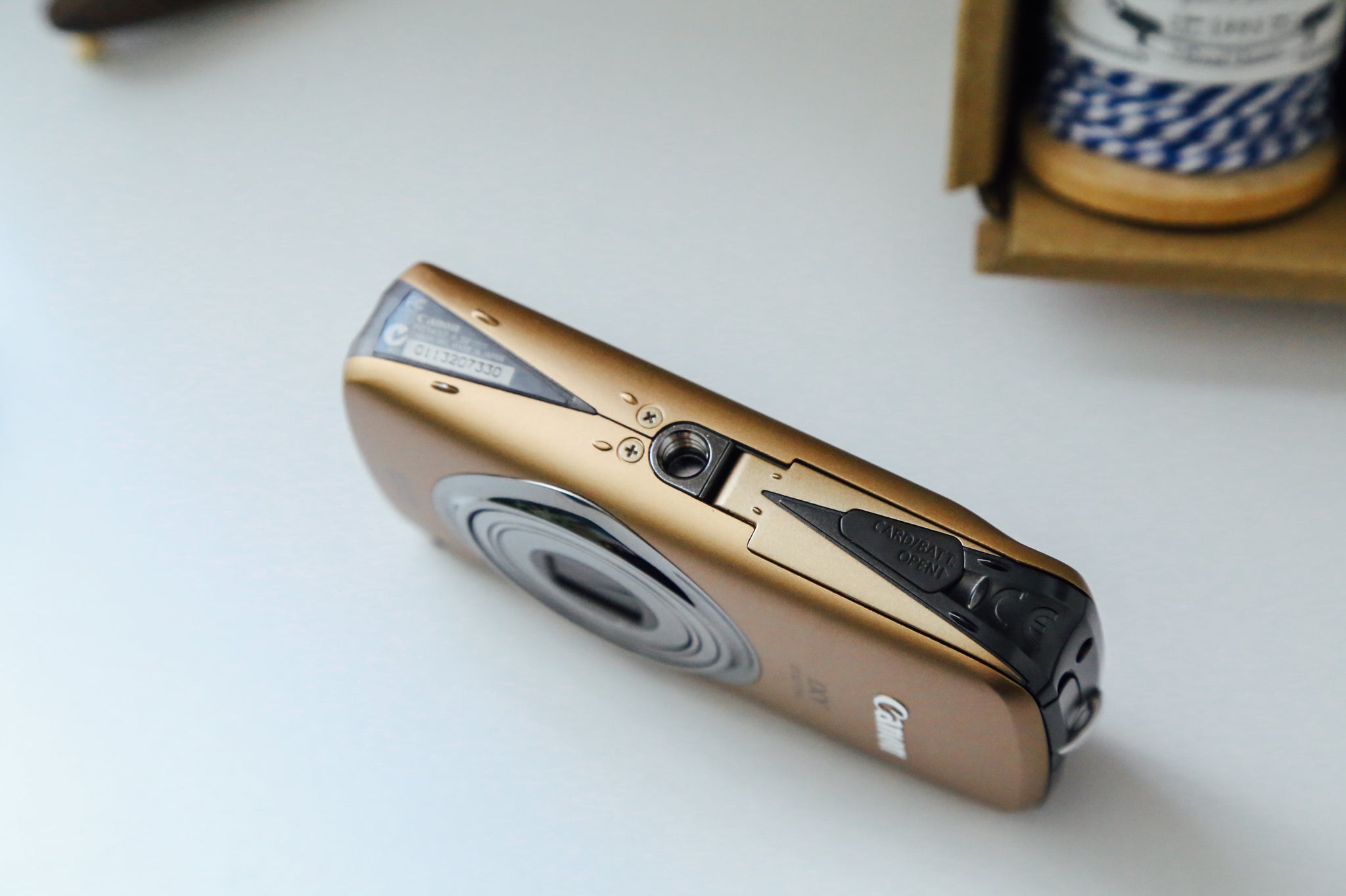 Canon　IXY　930IS Canon IXY DIGITAL 930 IS Purple Pink W/Battery, Charger Made In