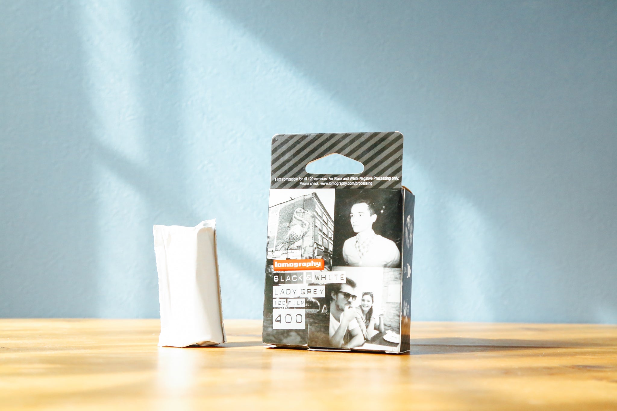 Amazon | Lomography 686 白黒フィルム 120 mm 400/120 ISO Black and White Lady Grey  - 3本パック (ブラック) | Lomography | フィルム Lomography 686 白黒フィルム 120 mm 400/120 ISO Black and White Lady Grey