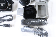 Load image into Gallery viewer, Olympus PEN mini E-PM2 ＆ 14-42mm レンズキット【完動品】美品✨ 超軽量ミラーレスデジタル一眼レフ📸初心者にも扱いやすい万能モデル🔰
