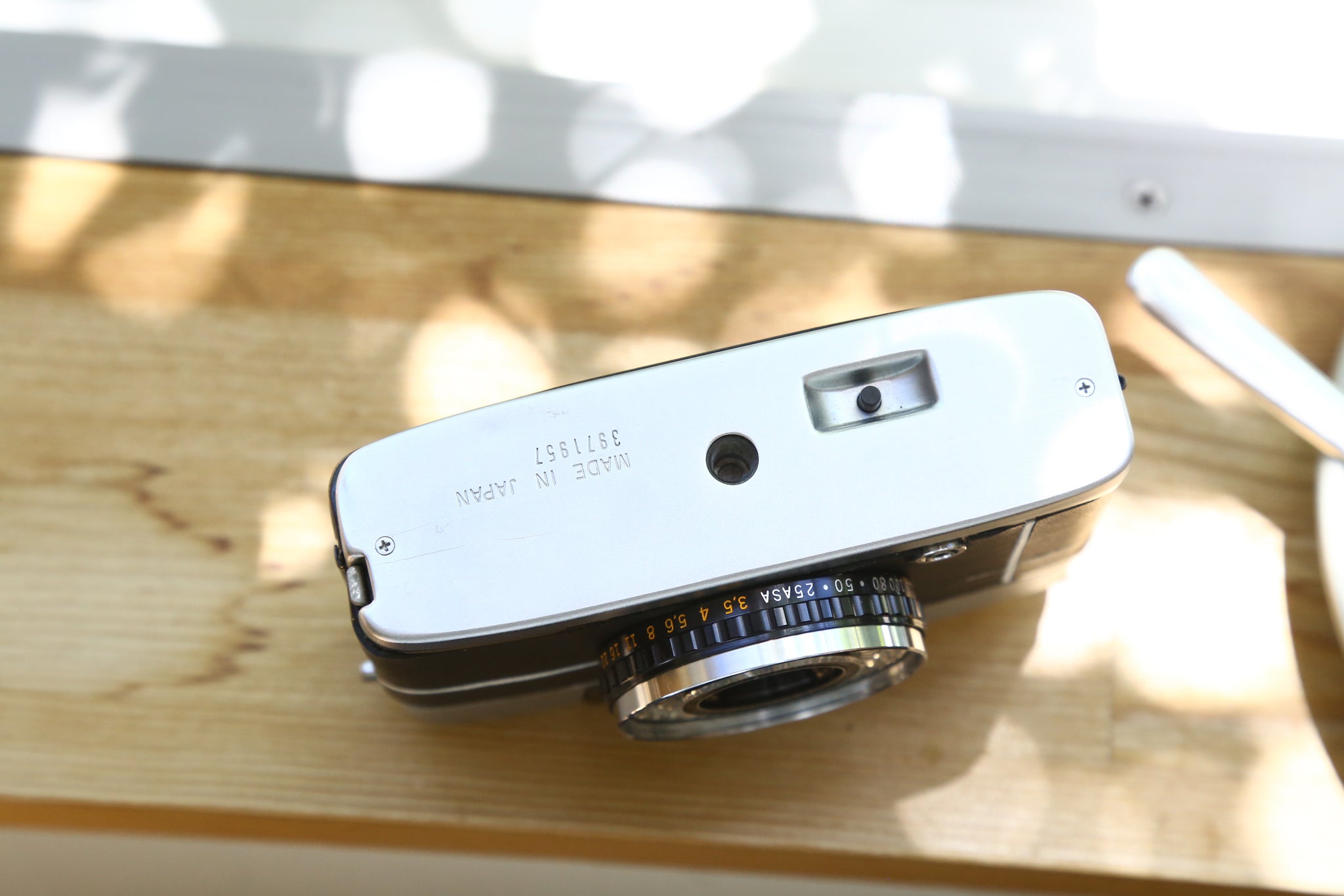 OLYMPUS PEN EE-3 モノクロ十字⚪️⚫️【完動品】 – Ein Camera