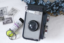 Load image into Gallery viewer, YASHICA-44 【完動品/美品✨】実写済み🎞️127mm二眼レフカメラ❗️ベスト版カメラ
