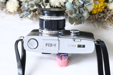Load image into Gallery viewer, OLYMPUS PEN F 【完動品/美品✨】ハーフ一眼レフカメラ❗️レンズ40mmF1.4
