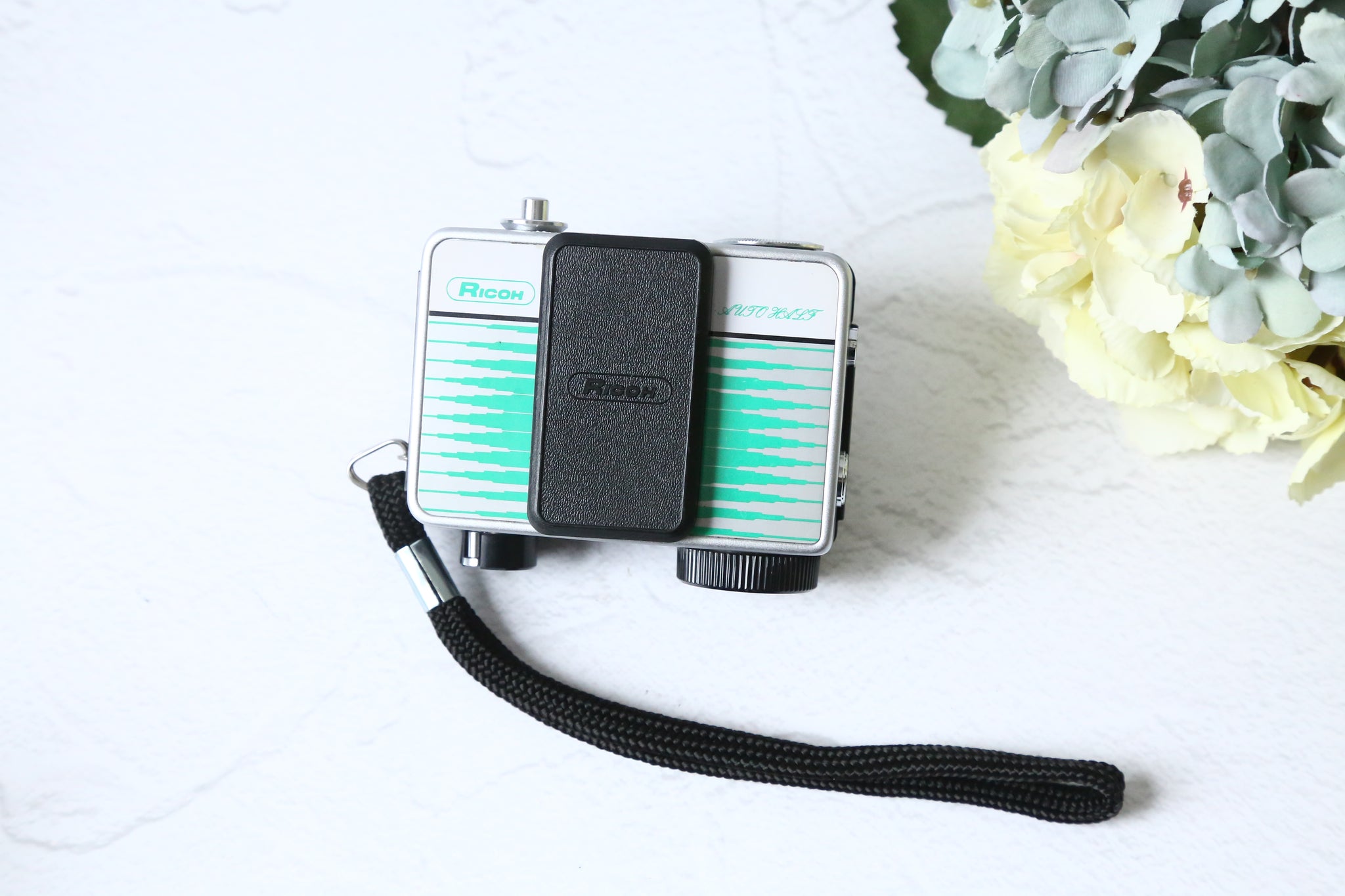 ✽AUTO　HALF　Ｅ✽ オートハーフ✽ハーフカメラ✽ RICOH AUTO HALF E【完動品】ハーフカメラ – Ein Camera