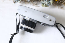 Load image into Gallery viewer, OLYMPUS PEN F 【完動品/美品✨】ハーフ一眼レフカメラ❗️レンズ40mmF1.4
