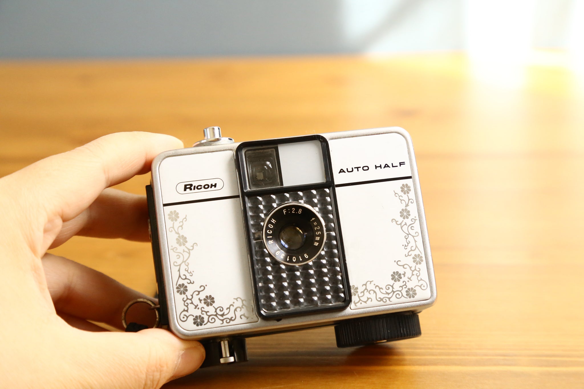 RICOH AUTO HALF E【完動品】 – Ein Camera