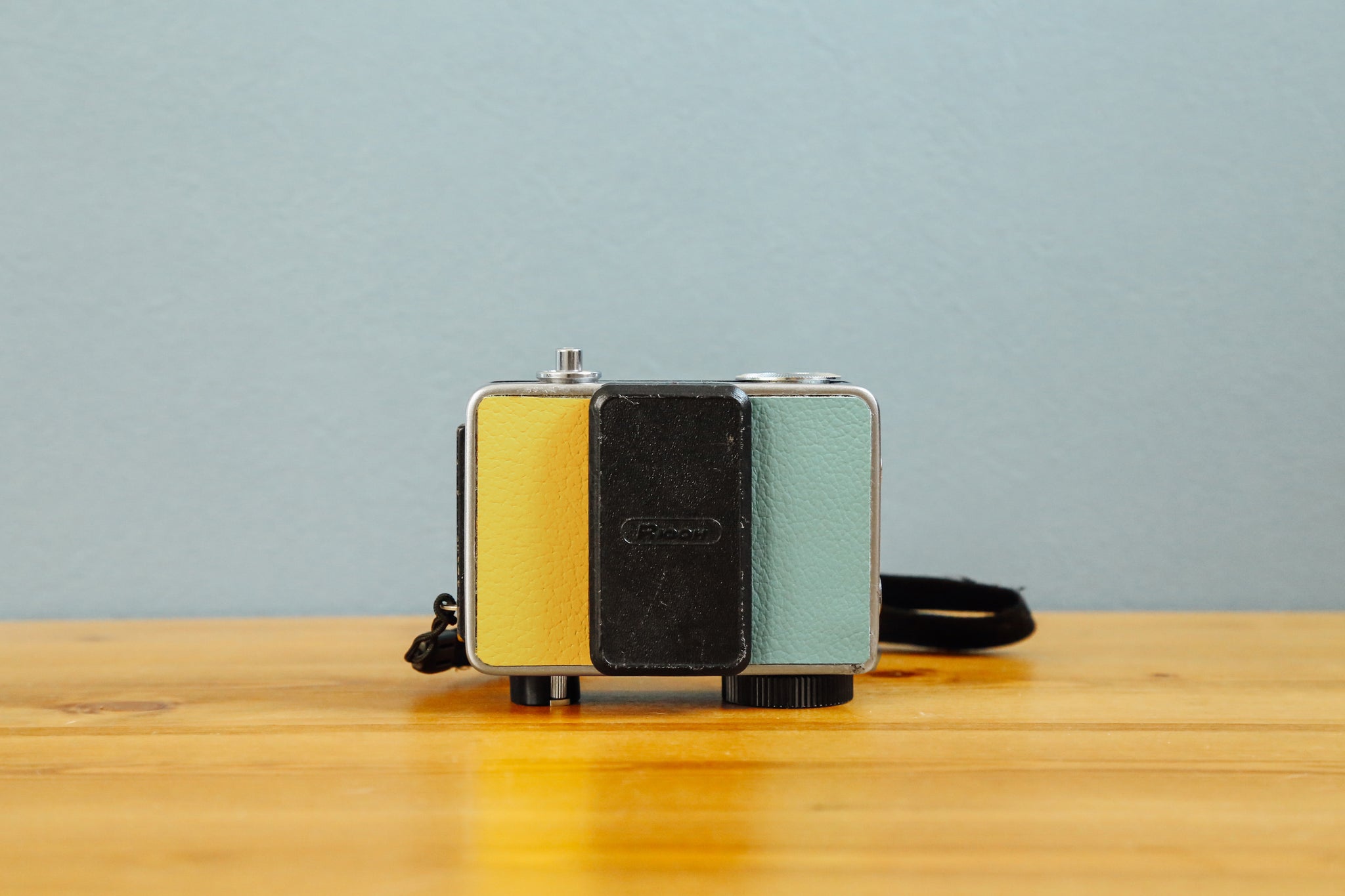 ✽AUTO　HALF　Ｅ✽ハーフカメラ✽リメイク✽リコー❀オートハーフ❀ RICOH Auto Half E ピコターノxメロンソーダ🍈【完動品】 – Ein
