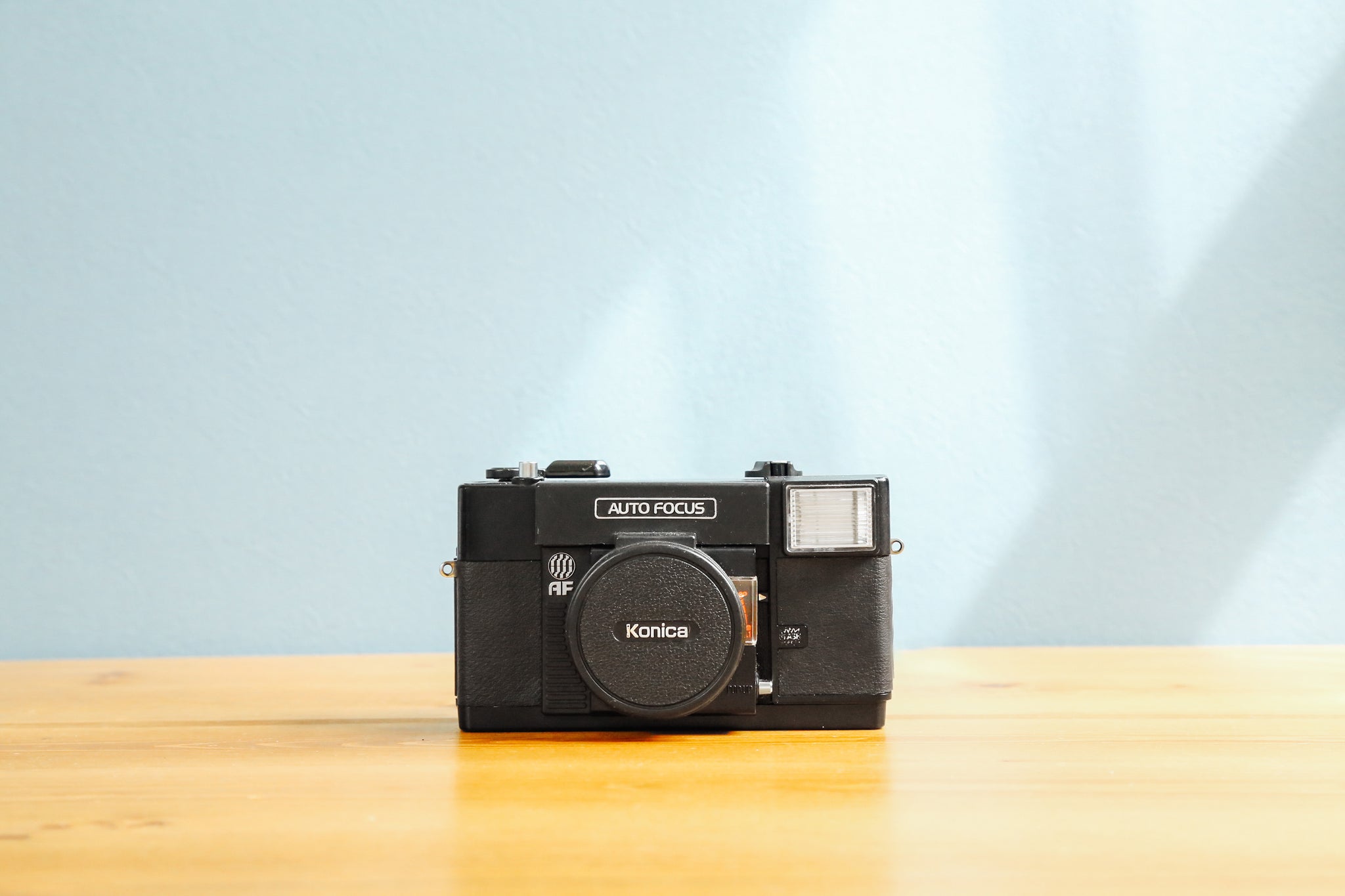 Konica C35AF【完動品】 – Ein Camera