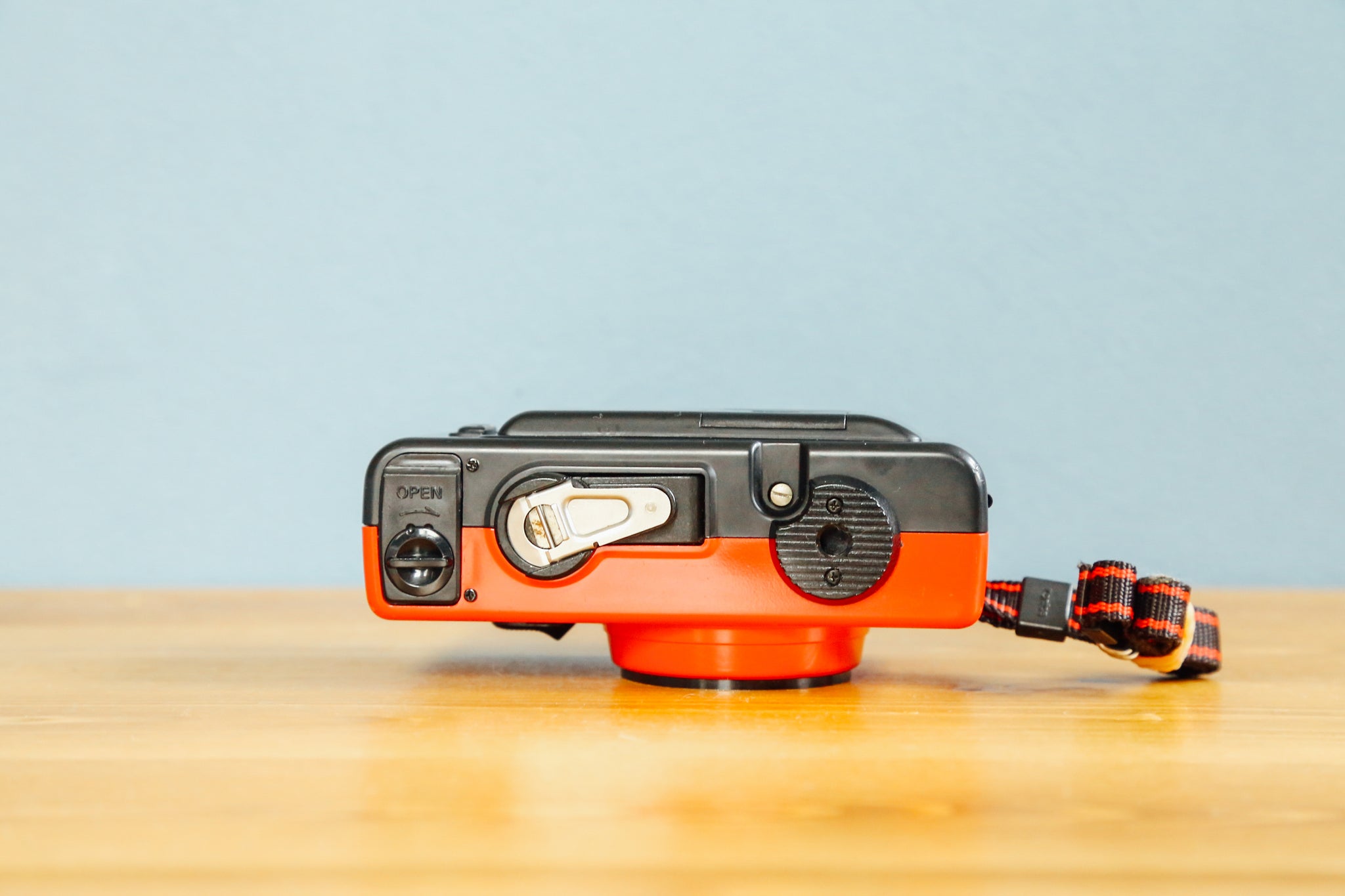 KONICA EFJ AUTO DATE（RD） – Ein Camera
