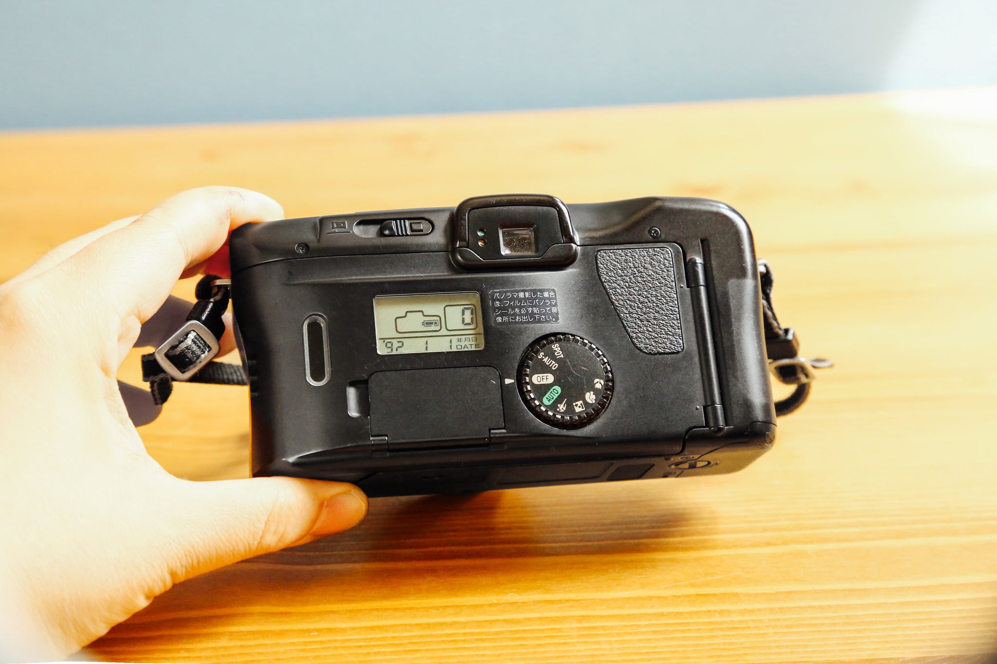 完動品◇極美品【昭和レトロ◇澄んだ色彩のエモい写り】CANON Autoboy2-