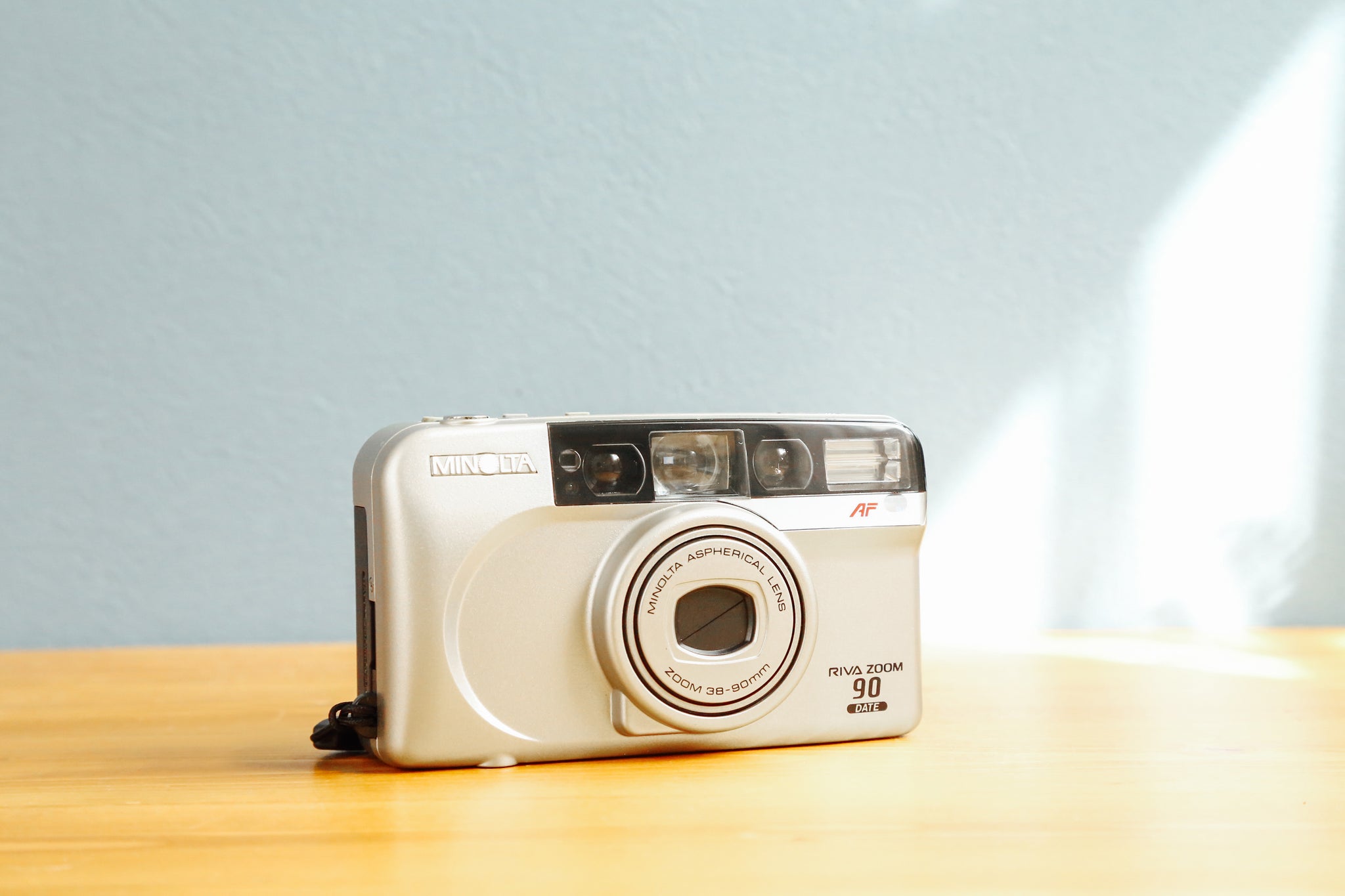 Minolta Riva Zoom90 – Ein Camera