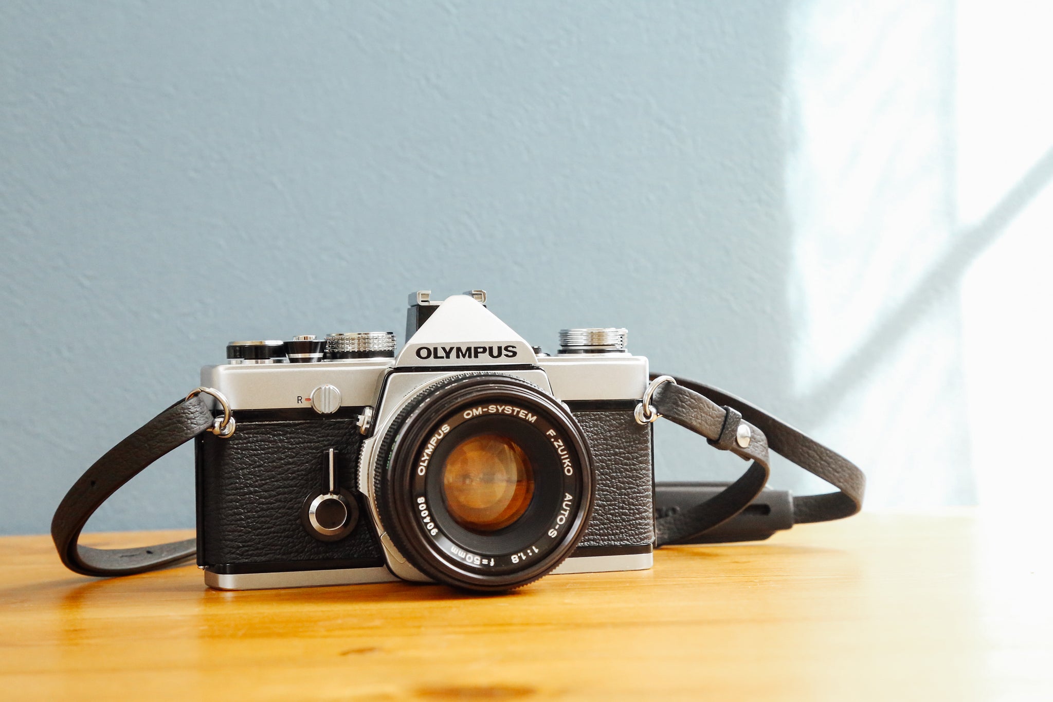 Olympus top OM-1 35mm camera