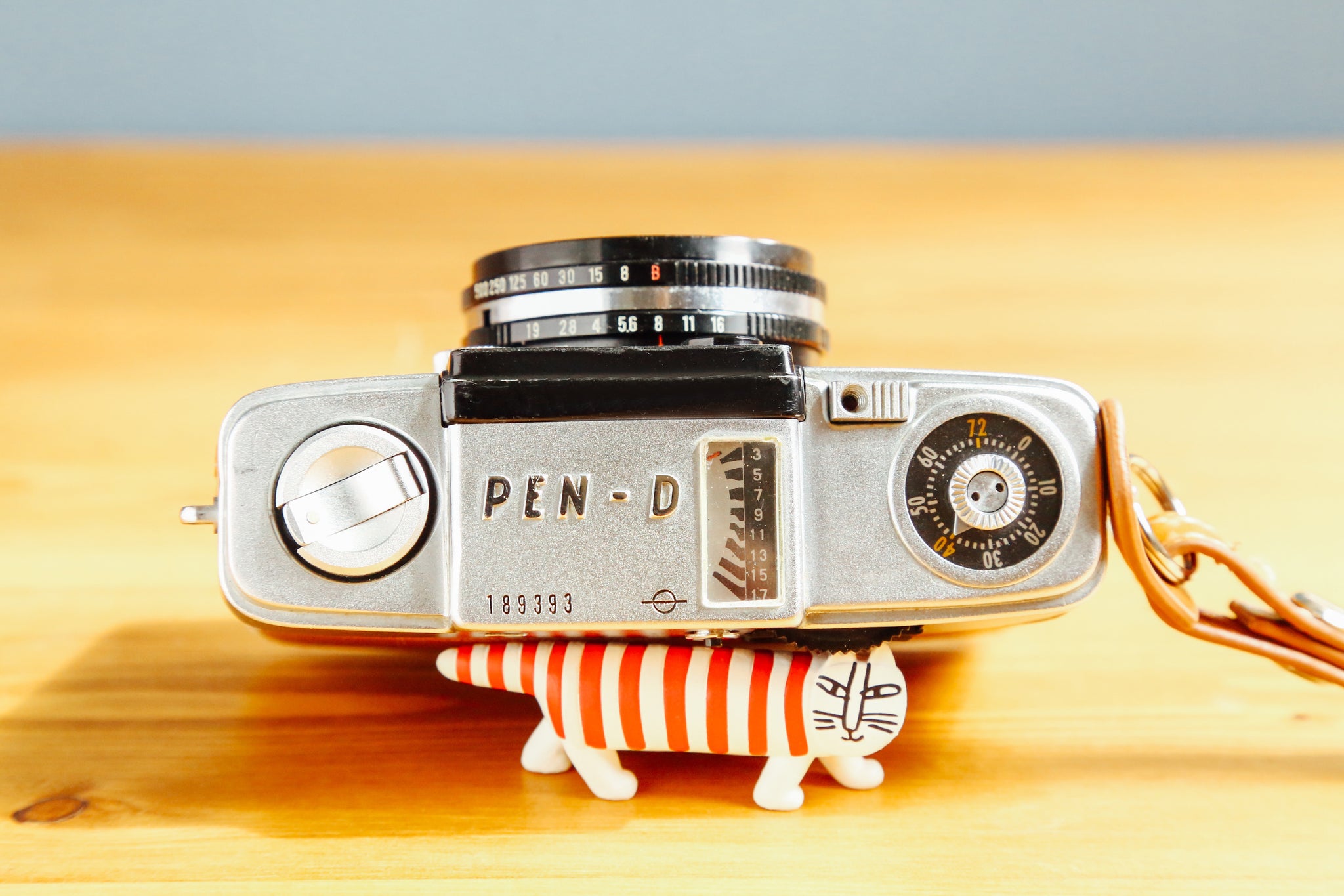 完動品】OLYMPUS PEN-D2 キャラメルブラウン🍊 – Ein Camera