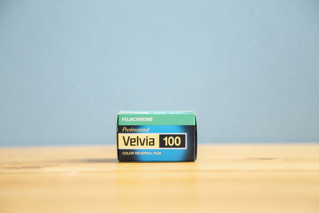 FUJIFILM Velvia100(35mmフィルム)ポジ・リバーサルフィルム　24枚撮り【期限内】