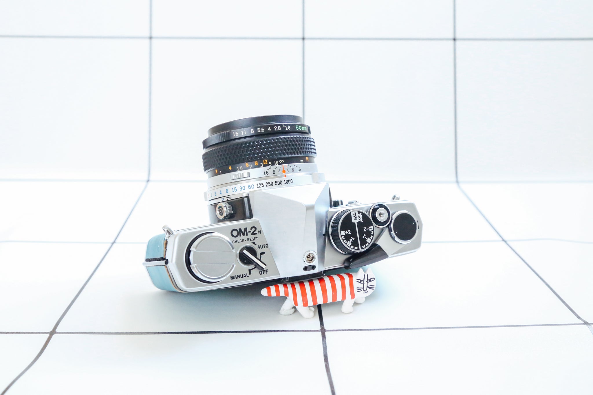 完動品 ◉ Olympus OM-2N 単焦点レンズ付き フィルムカメラ - フィルム