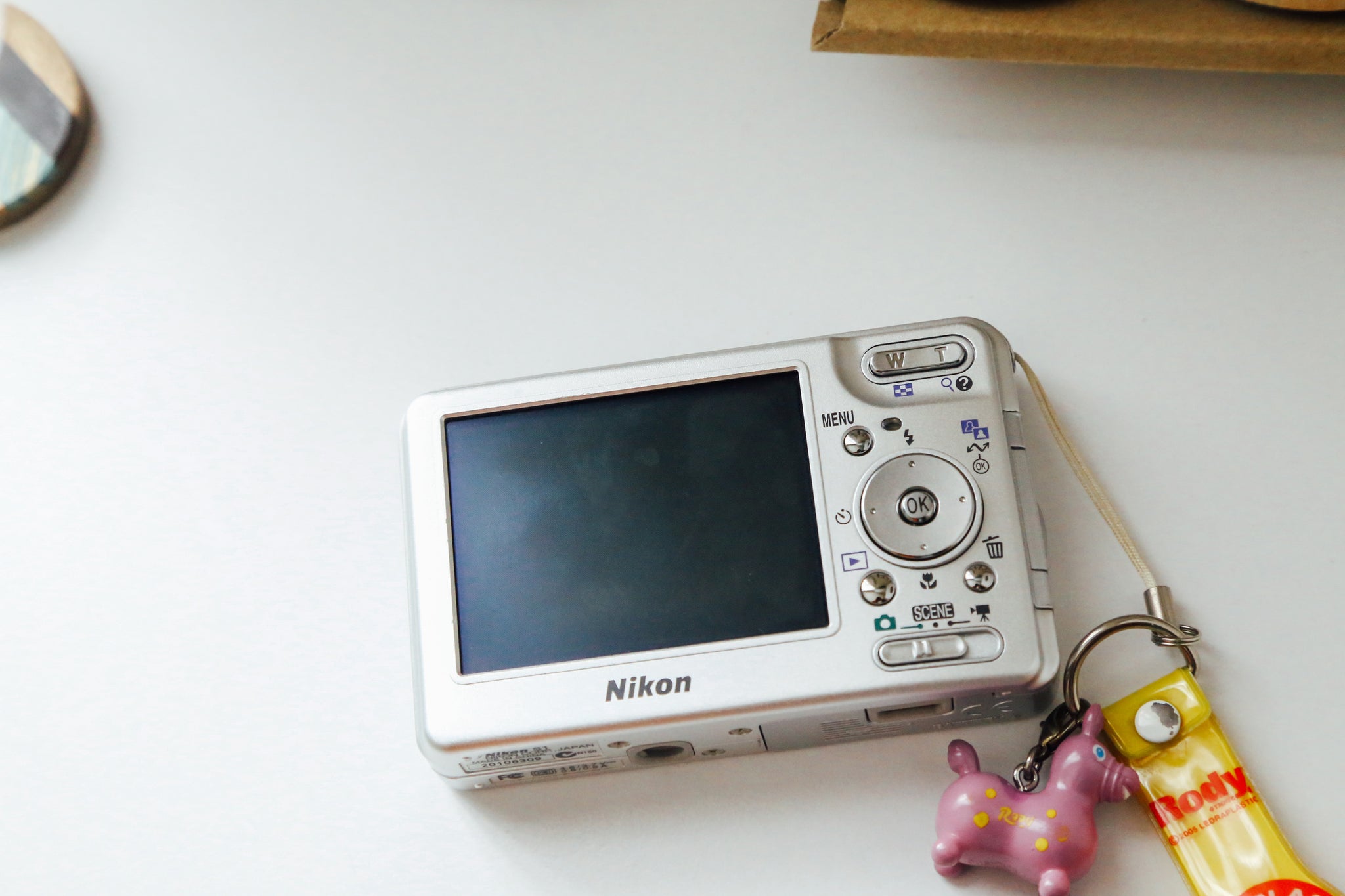 Nikon COOLPIX S1 [Working item] [Live-action completed