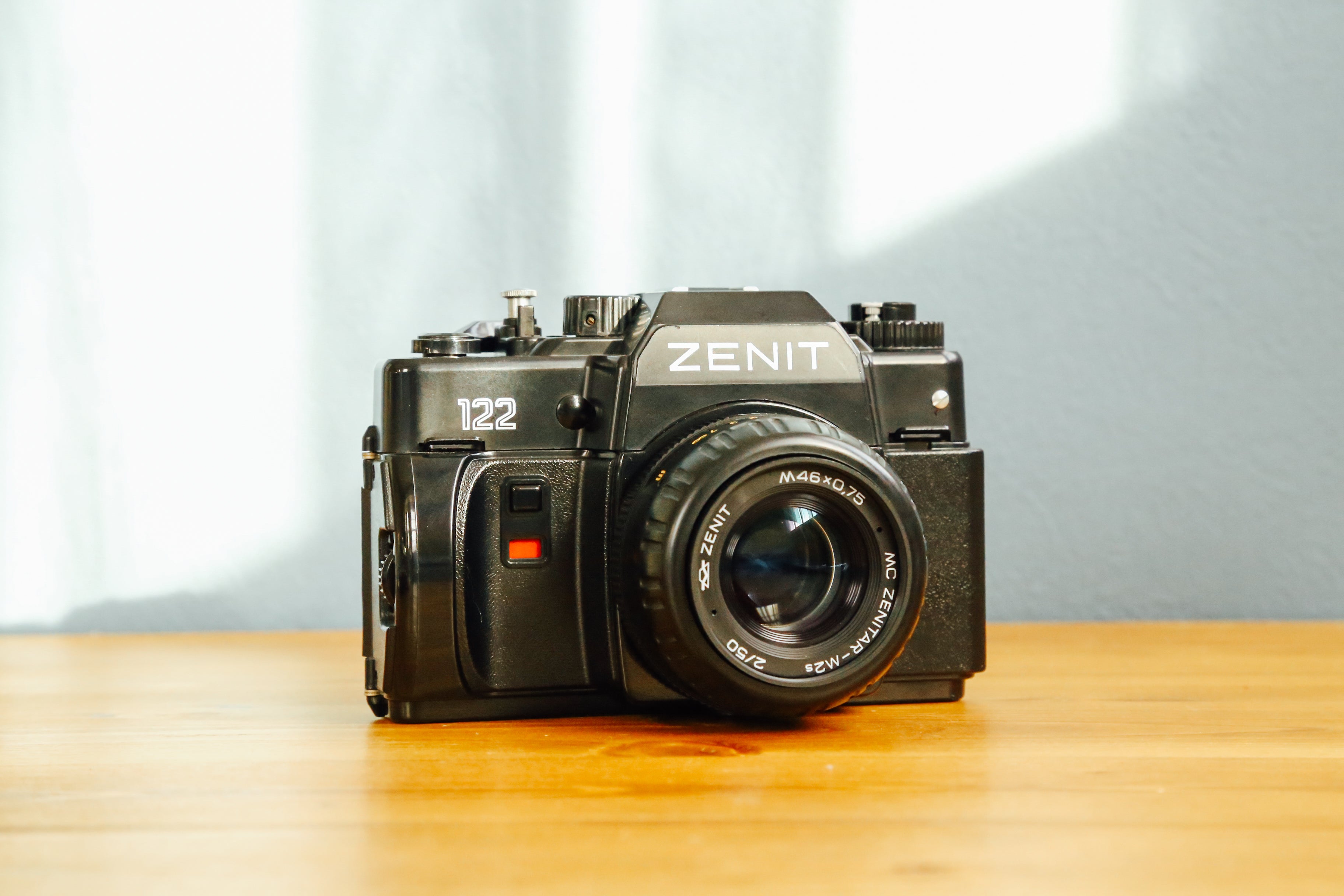 ZENIT 122B フィルム一眼レフカメラ 希少 KMZ ZENIT-122B 35mm フィルム一眼レフカメラボディ