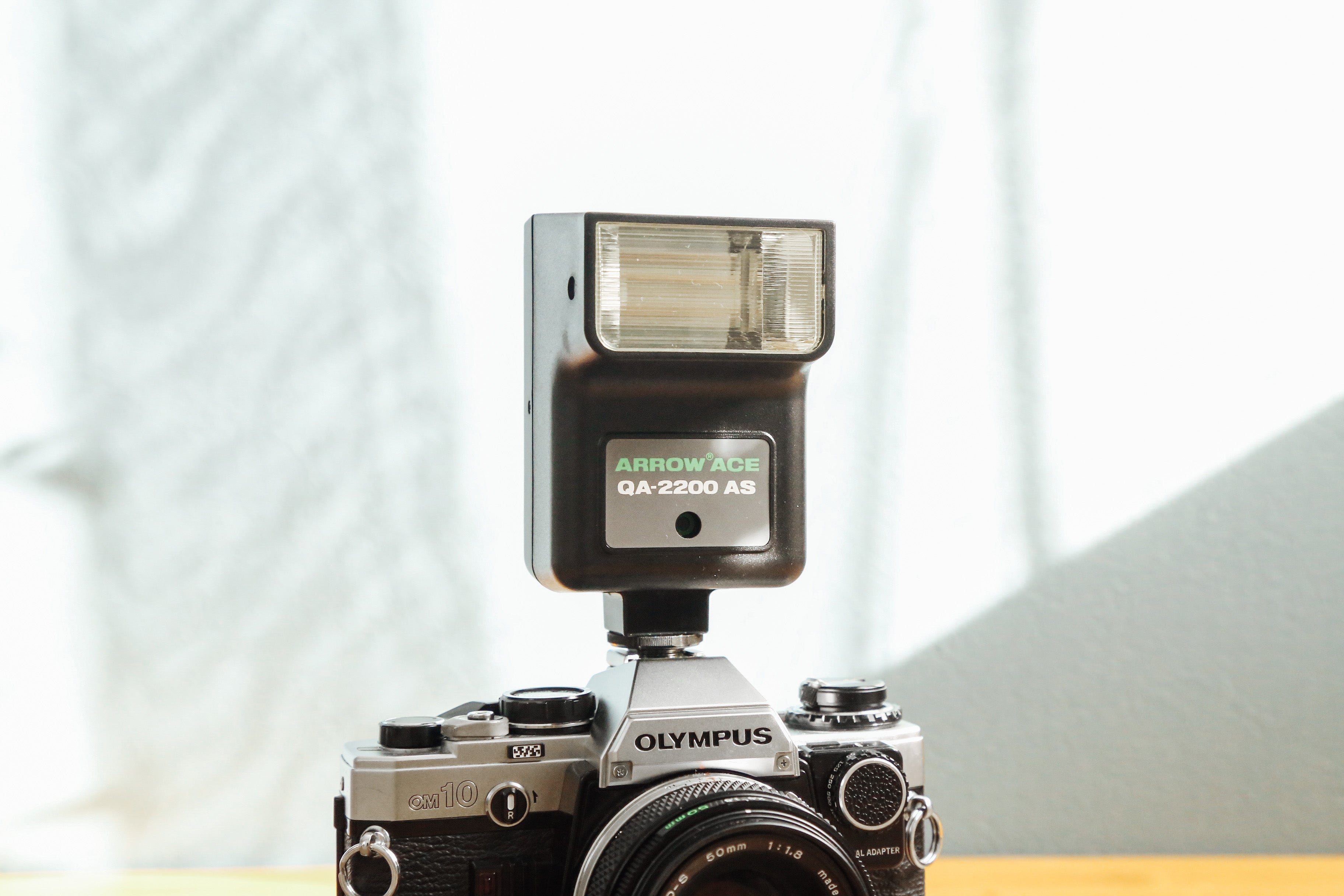 ARROW ACE QA-2200AS フラッシュ（ストロボ）【完動品】 – Ein Camera