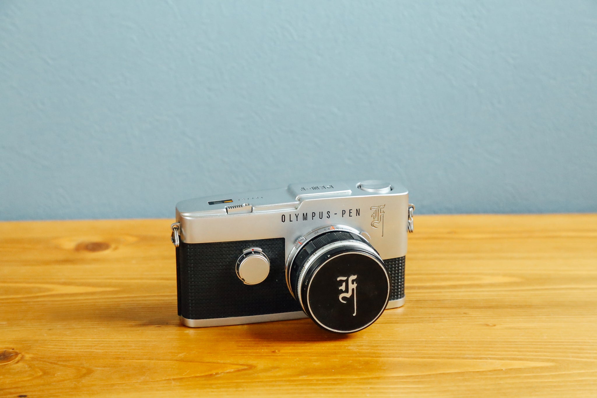 完動品 OLYMPUS PEN-F ハーフフィルムカメラ - www.sorbillomenu.com