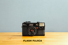 Load image into Gallery viewer, Flash Fujica [In working order]
