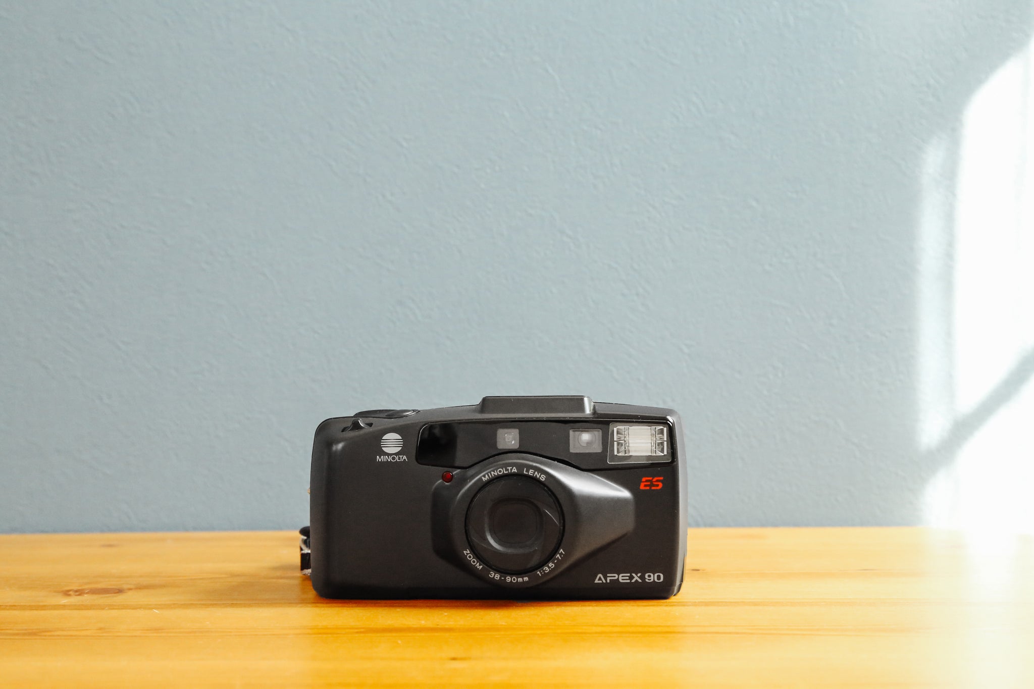 Minolta ミノルタ ES Apex Freedom zoomカメラ