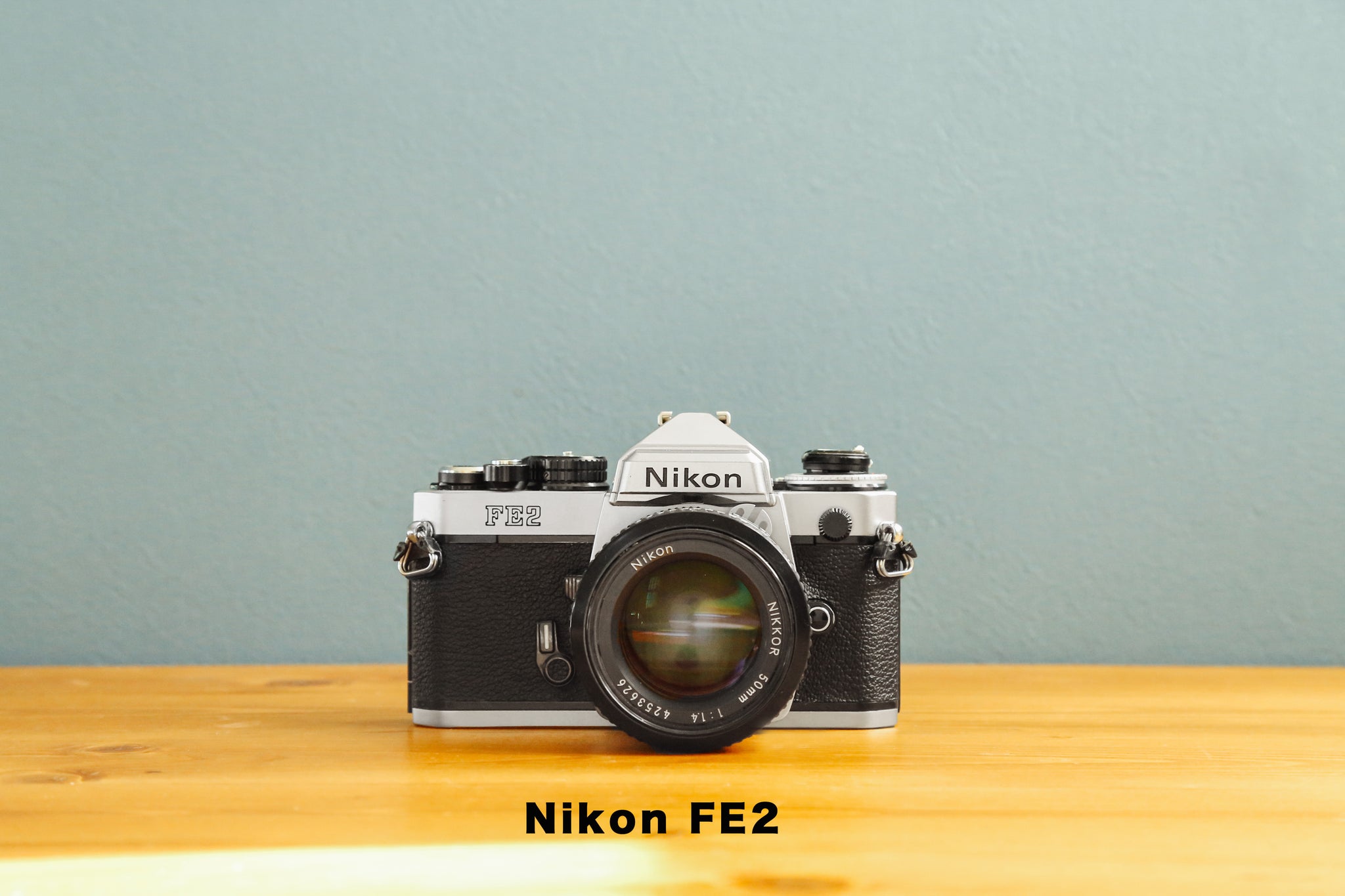 フィルムカメラ　NIKON FE2 完動品
