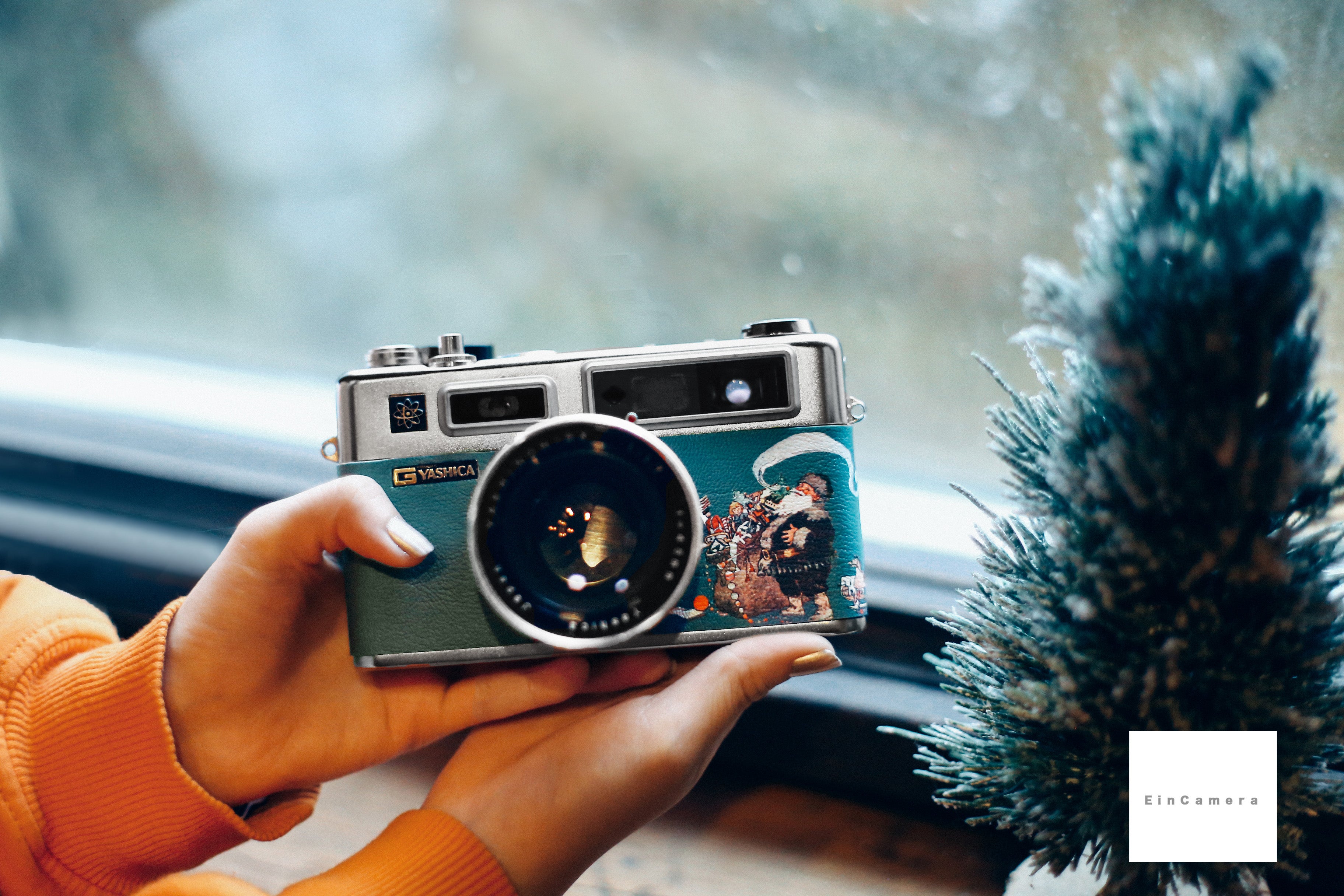 YASHICA Electro 35 Xmas Special Edition🎄Santa Claus【完動品】【実写済み】 – Ein Camera