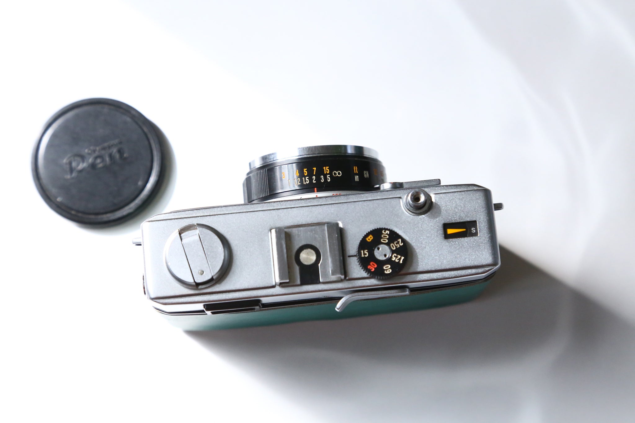 OLYMPUS 35 RC リチャード コンパクトフィルムカメラ Olympus 35 Rc 35mm Used Yellow Rangefinder Film Camera