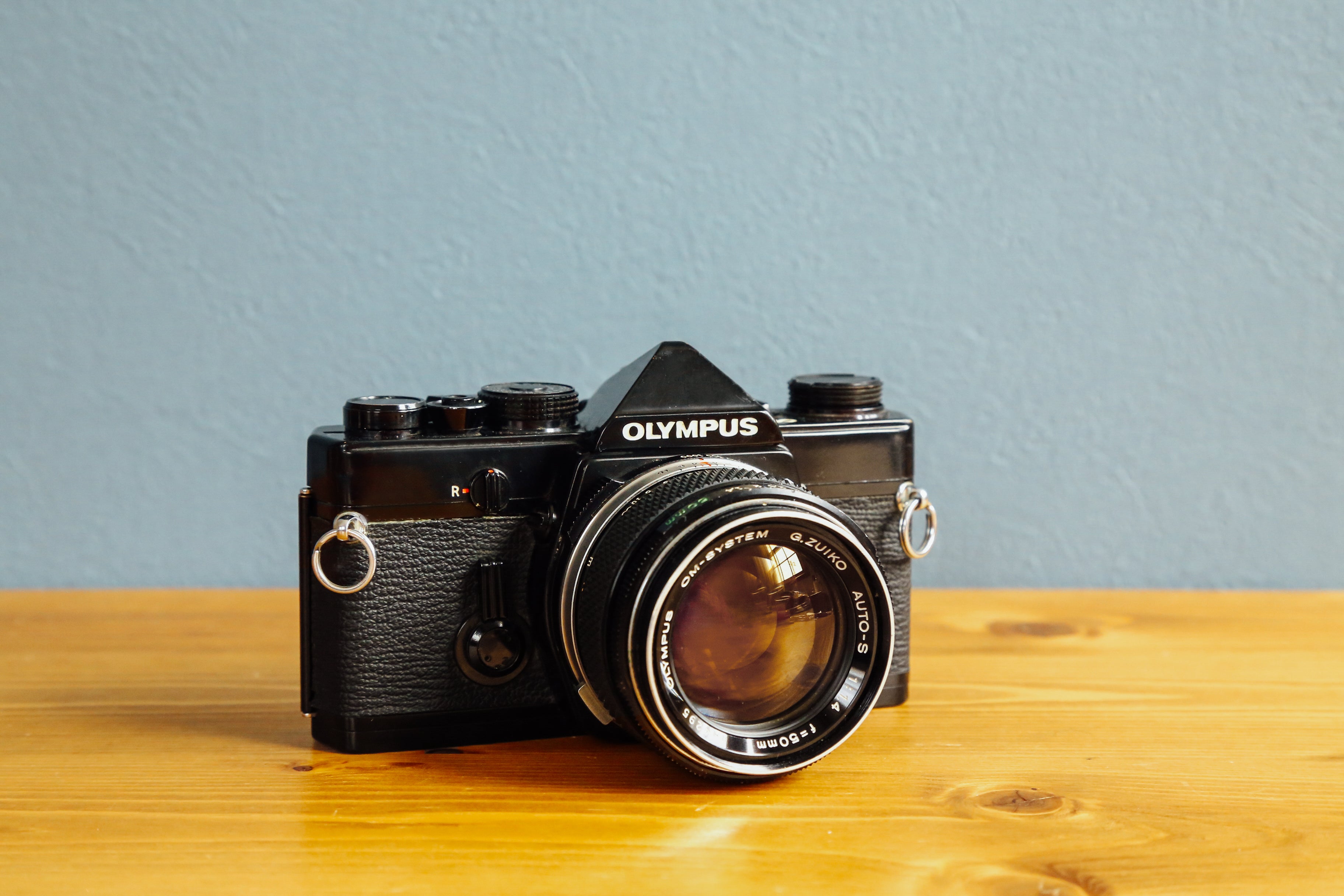 オリンパス OM 1 ビンテージ 35mm 一眼レフ フィルム カメラ