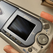 画像をギャラリービューアに読み込む, Nikon COOLPIX2500【完動品】
